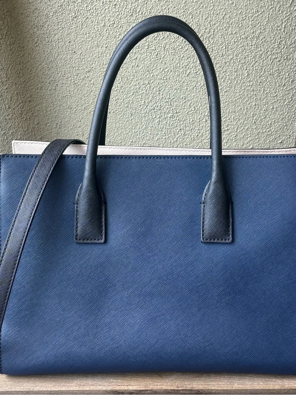 kate spade Navy and cream two handle Tote Bag with crossbody strap. Cameron S338